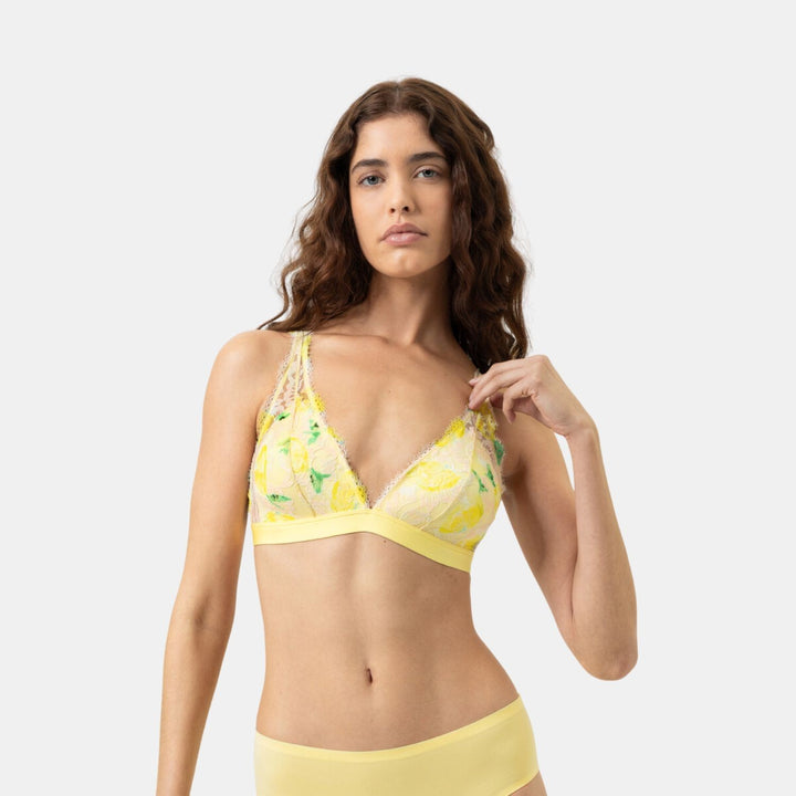 PoetryVogueTriangelbeha11500521752sunnyhoney__1