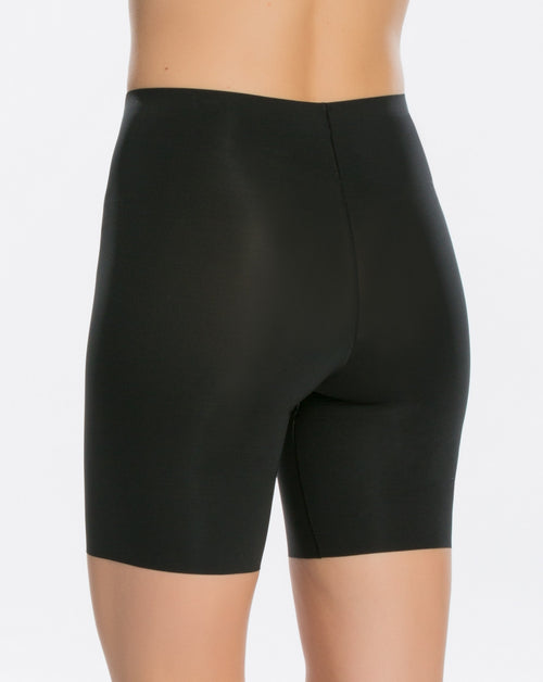 Thinstincts Mid-Thigh Short Very zwart