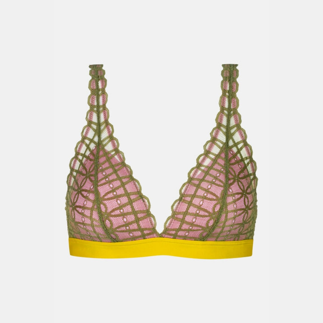 TriangelBehaPoetryTemptation11500221750goldenspice__3